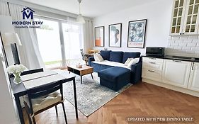 Modern Stay - Heliosa - Garden & Free Parking